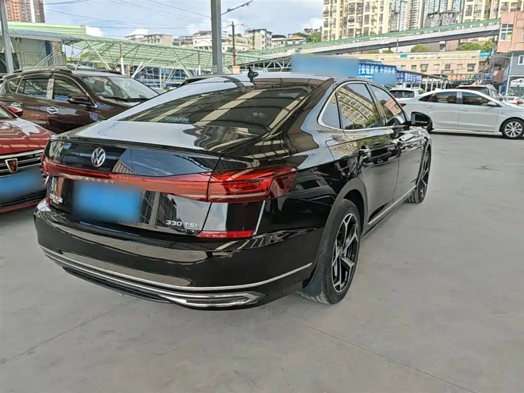 Volkswagen Passat — фото 7
