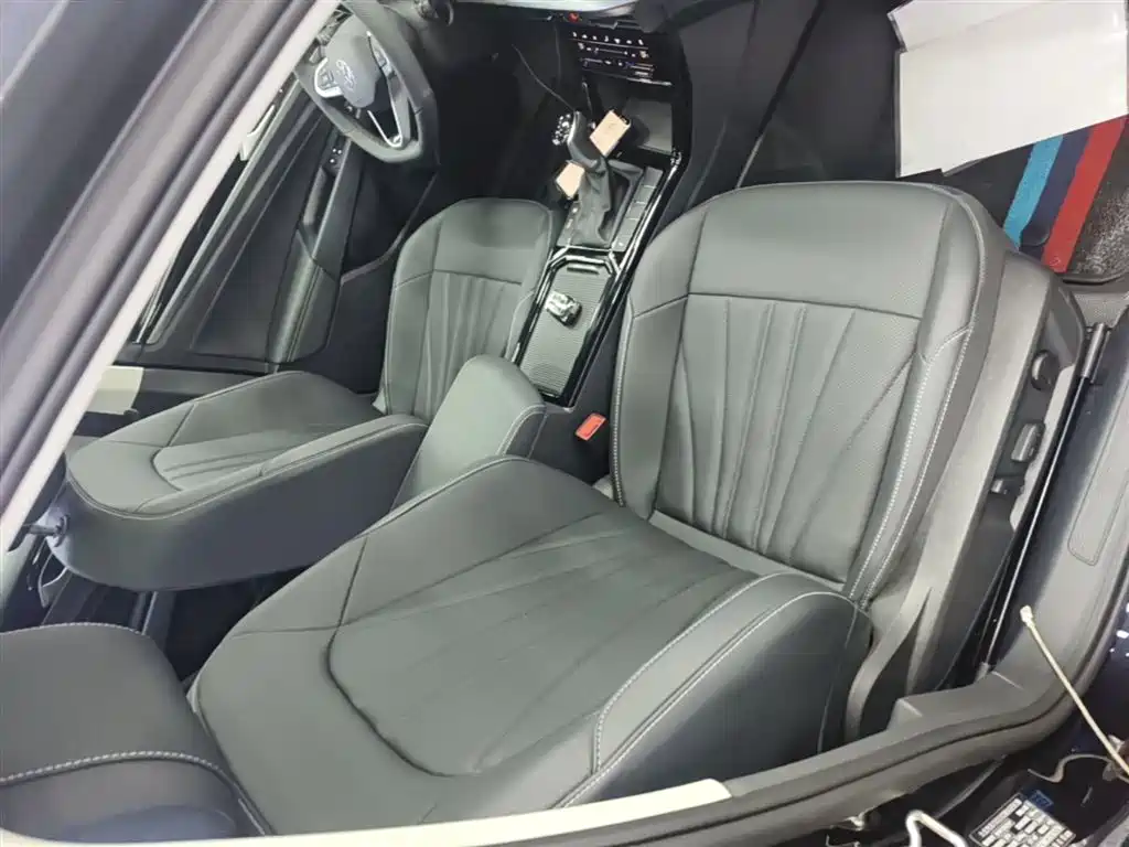 Volkswagen Passat — фото 25