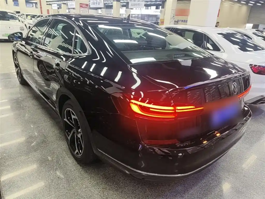 Volkswagen Passat — фото 5
