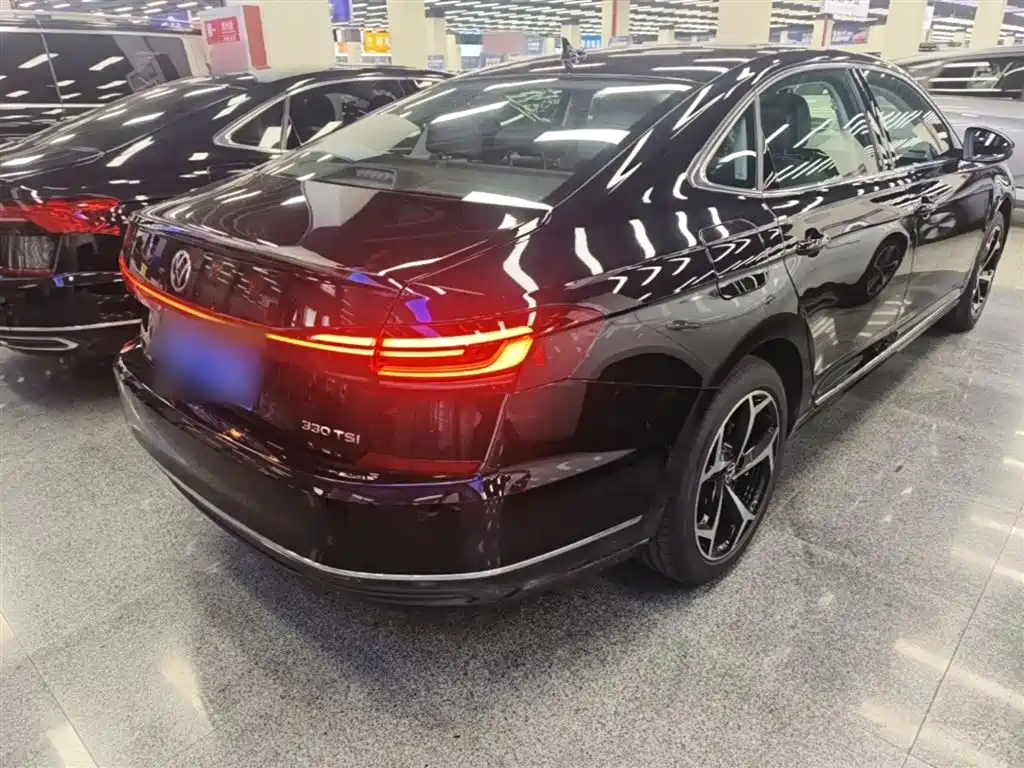 Volkswagen Passat — фото 7