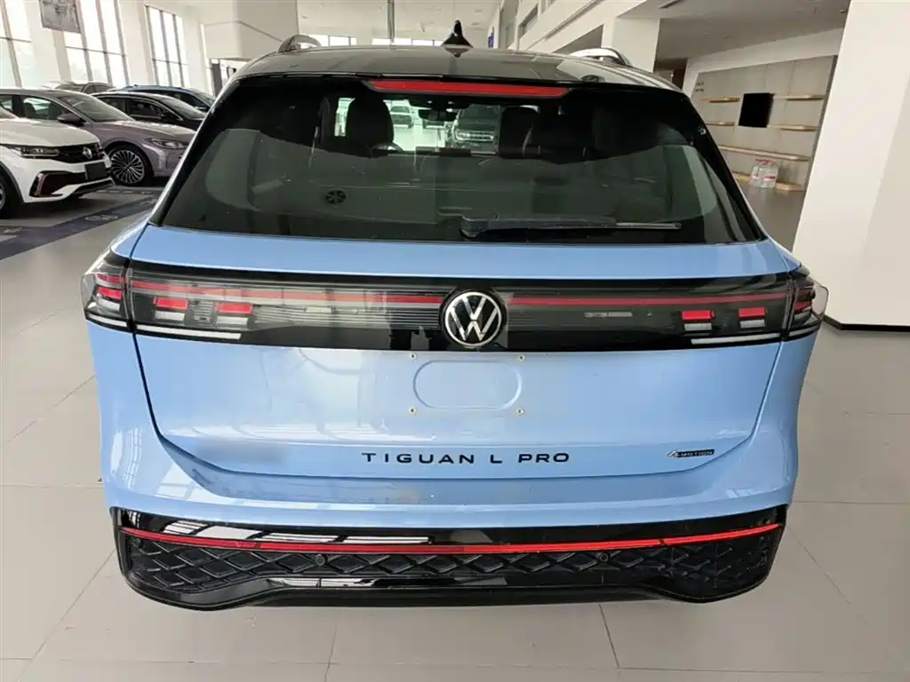 Volkswagen Tiguan L — фото 6