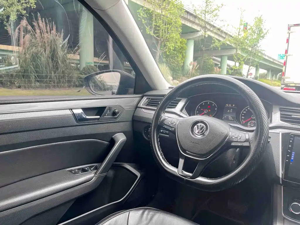 Volkswagen Passat — фото 9