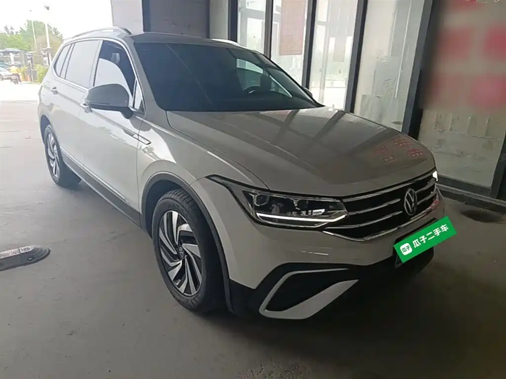 Volkswagen Tiguan L — фото 4