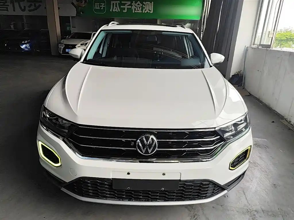 Volkswagen T-Roc — фото 3