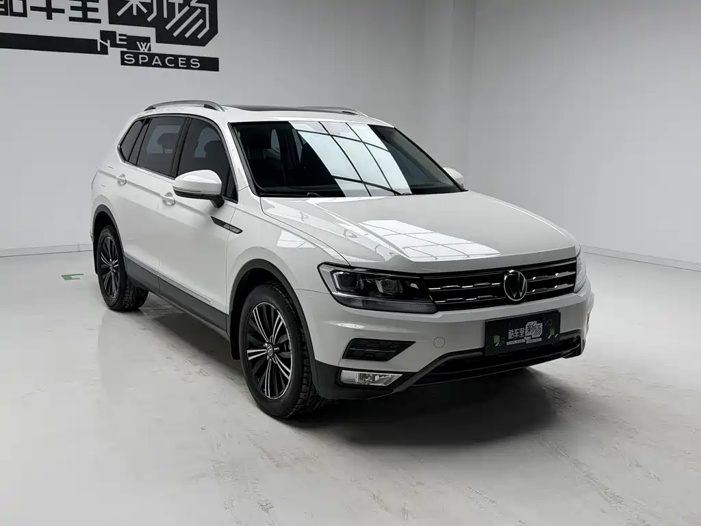 Volkswagen Tiguan L — фото 3