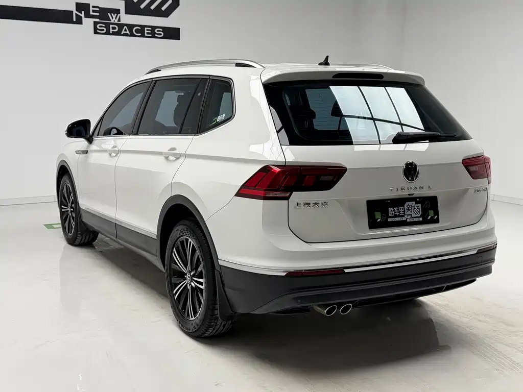 Volkswagen Tiguan L — фото 6