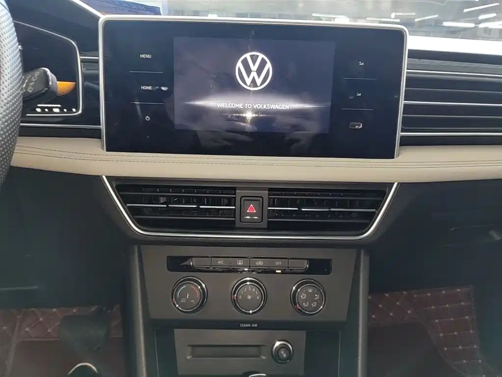 Volkswagen Tiguan L — фото 13