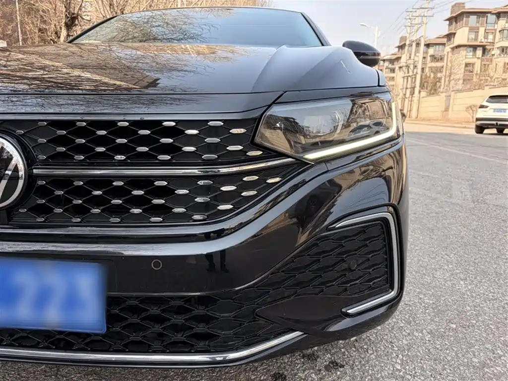 Volkswagen Passat — фото 13