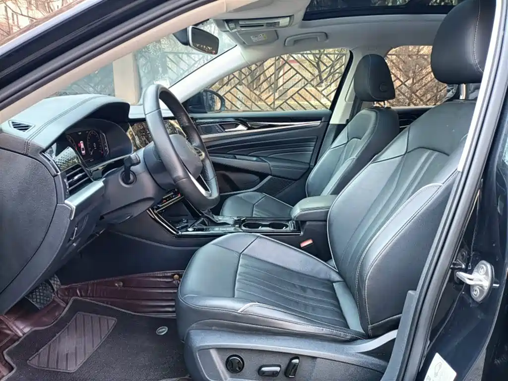 Volkswagen Passat — фото 20