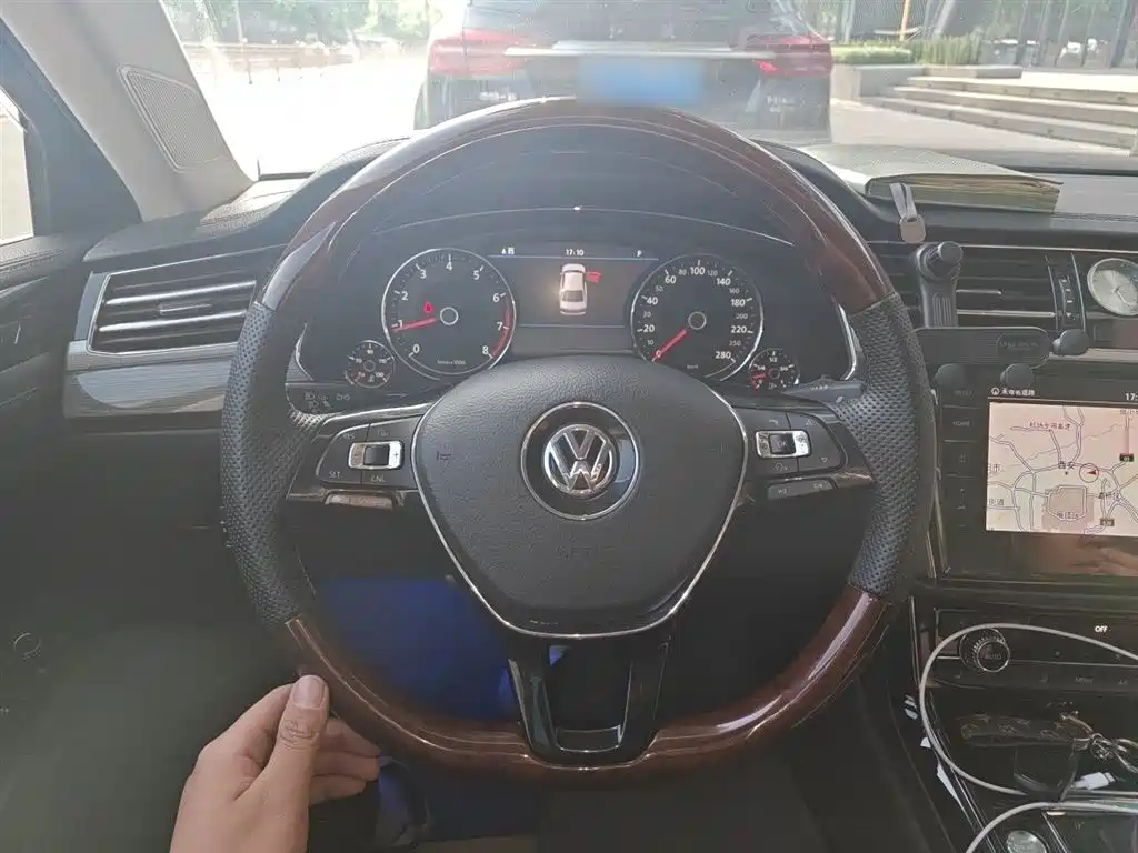 Volkswagen Phideon — фото 3