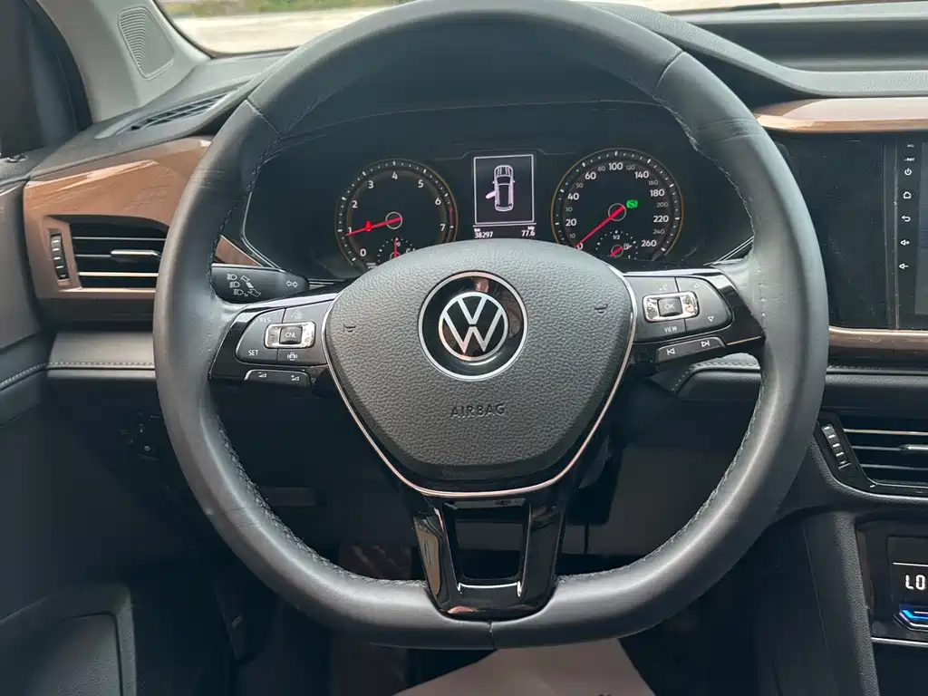 Volkswagen Tharu — фото 23