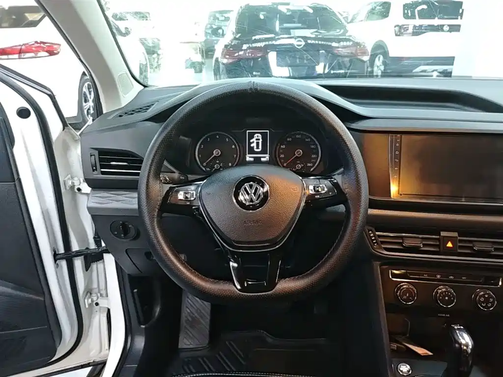 Volkswagen Tharu — фото 11