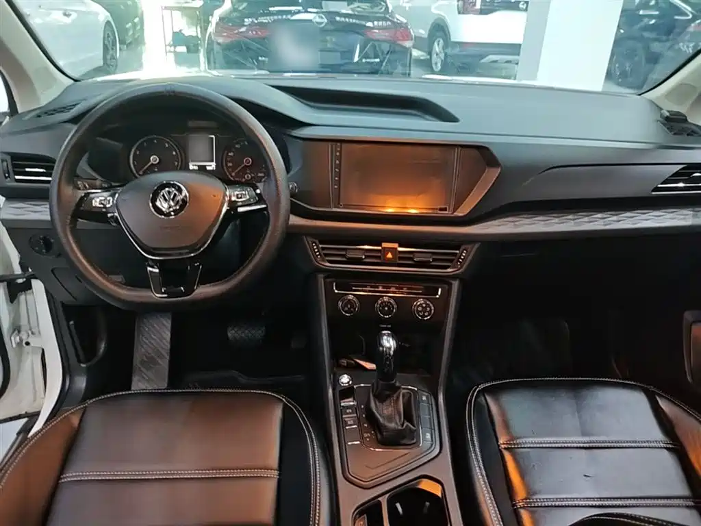Volkswagen Tharu — фото 10