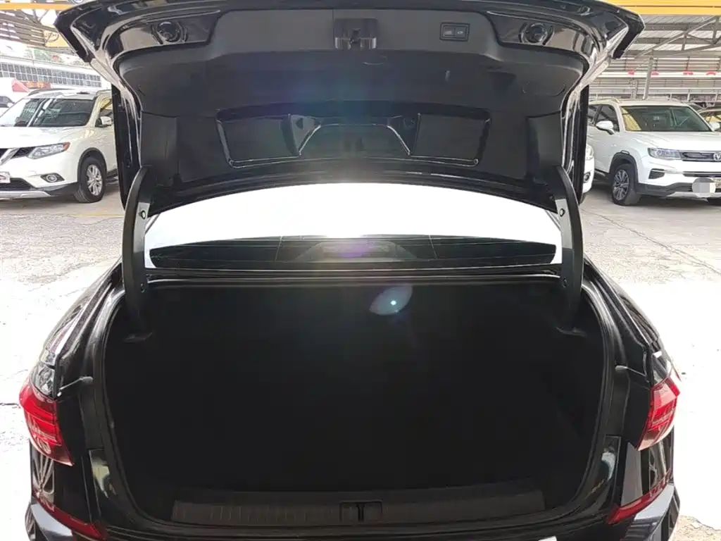 Volkswagen Passat — фото 19