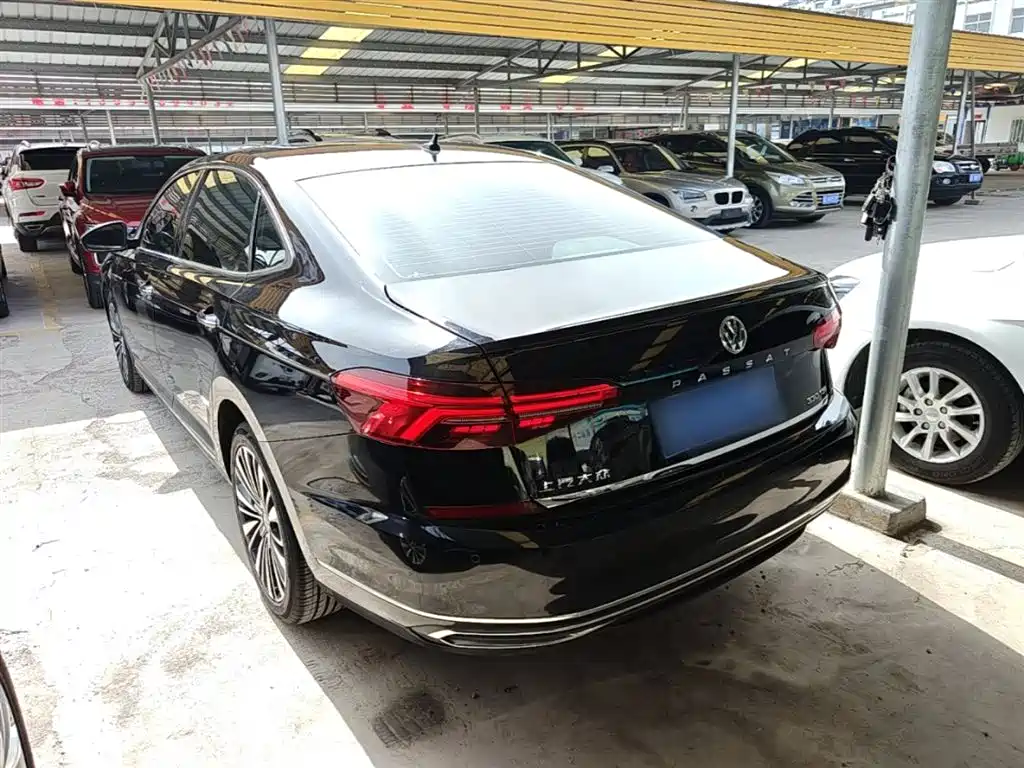 Volkswagen Passat — фото 5