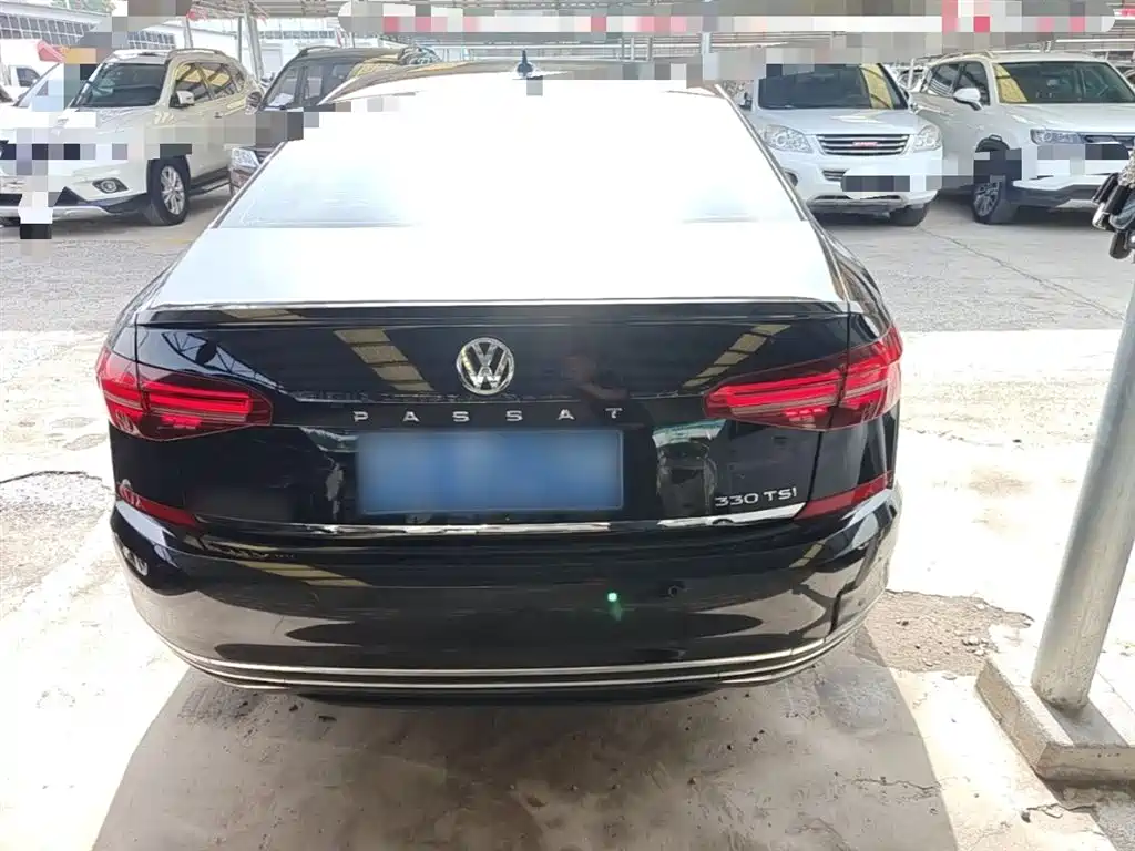 Volkswagen Passat — фото 6