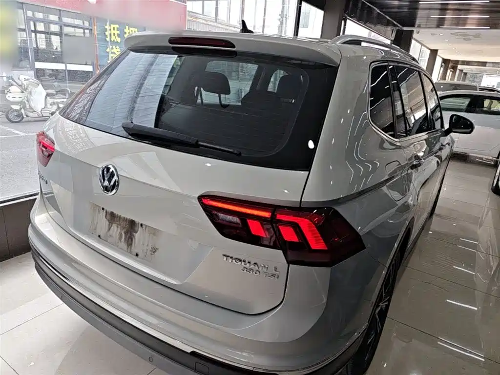 Volkswagen Tiguan L — фото 5