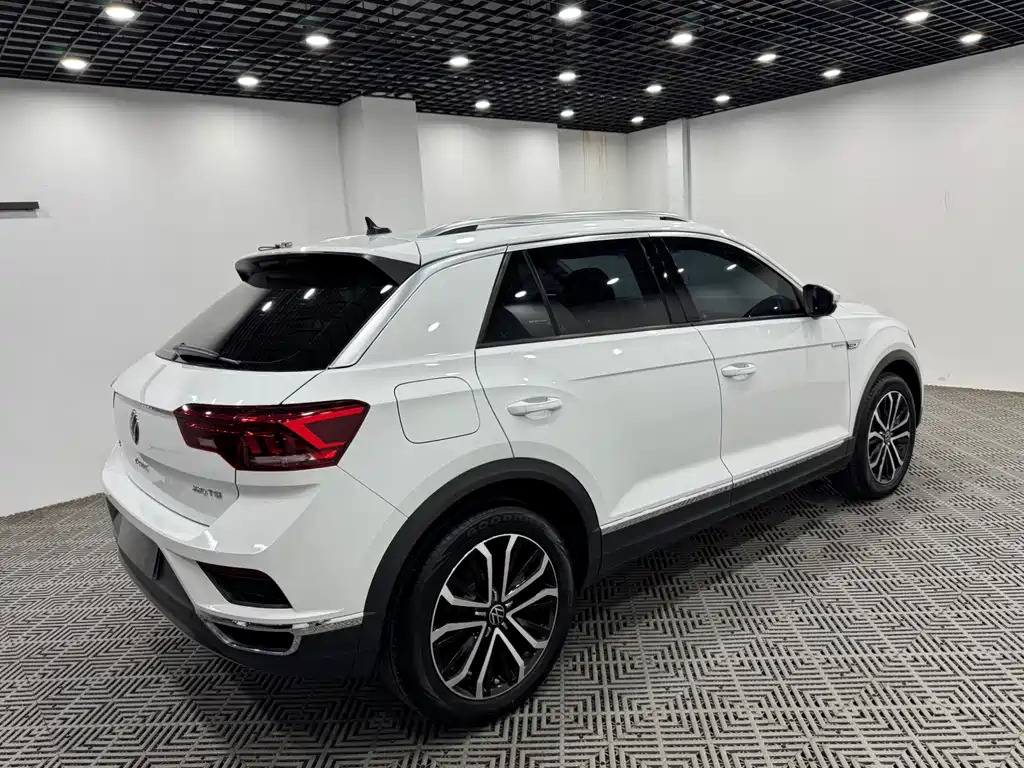 Volkswagen T-Roc — фото 7