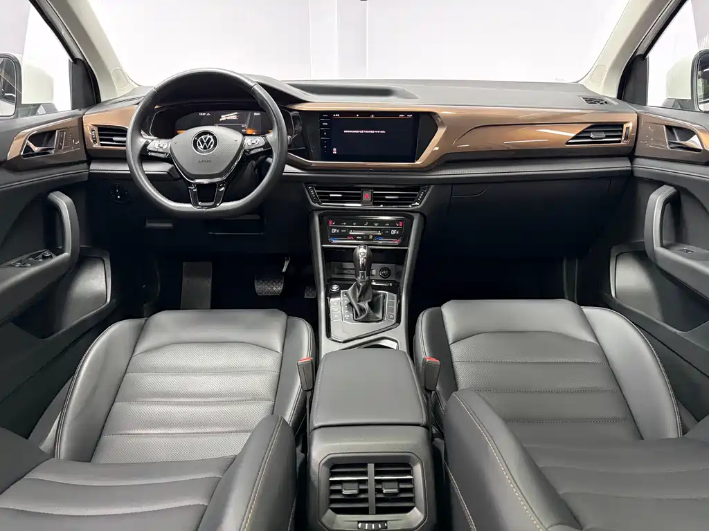 Volkswagen Tharu — фото 11