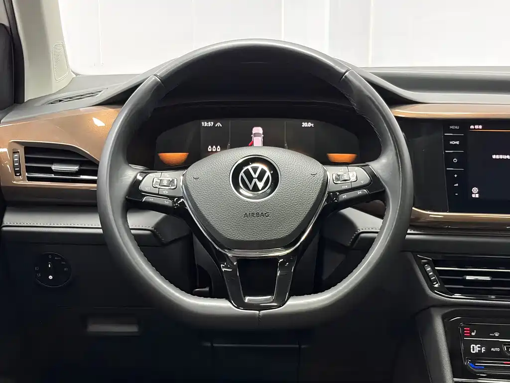 Volkswagen Tharu — фото 7