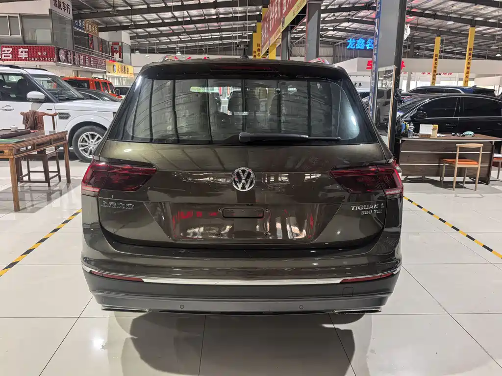Volkswagen Tiguan L — фото 5