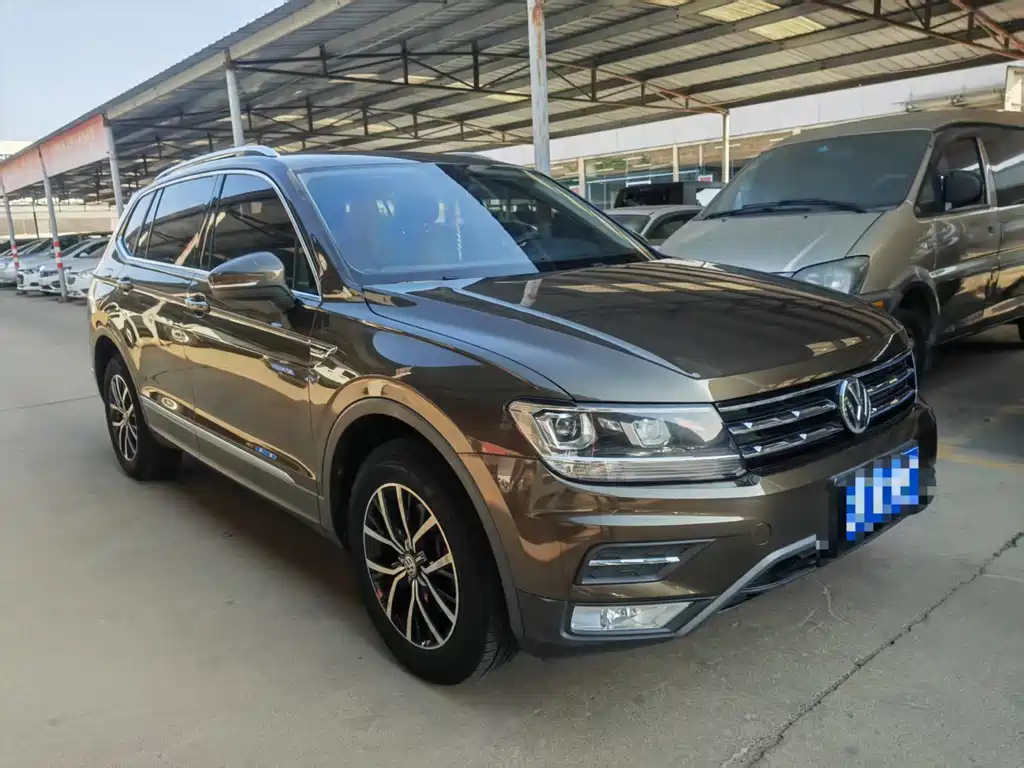 Volkswagen Tiguan L — фото 3