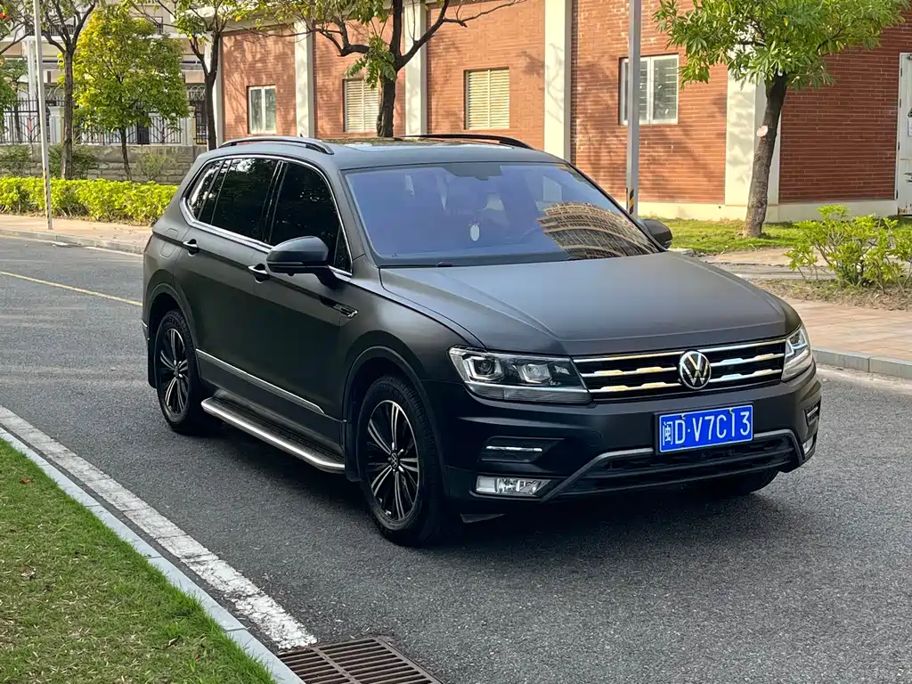 Volkswagen Tiguan L — фото 3