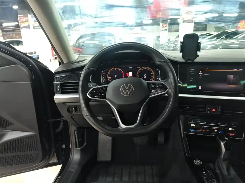 Volkswagen Passat — фото 11