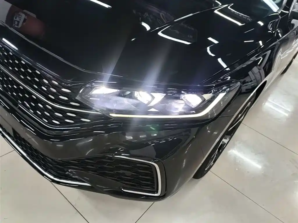 Volkswagen Passat — фото 24