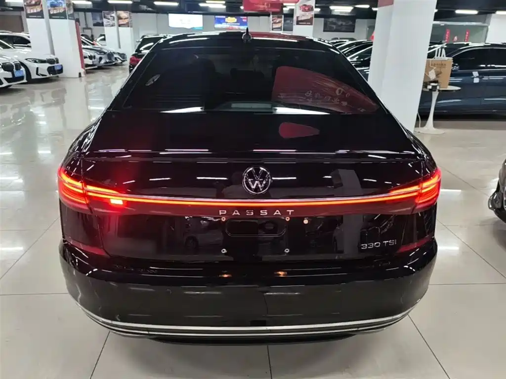 Volkswagen Passat — фото 6