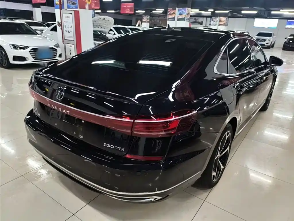 Volkswagen Passat — фото 7