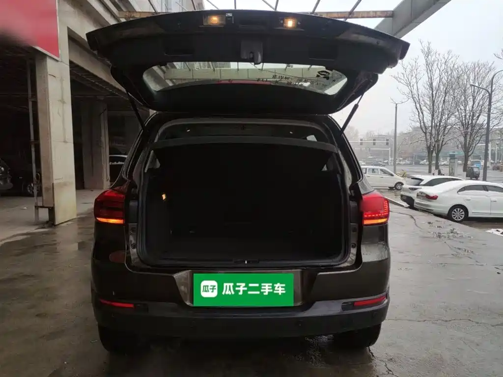 Volkswagen Tiguan — фото 15