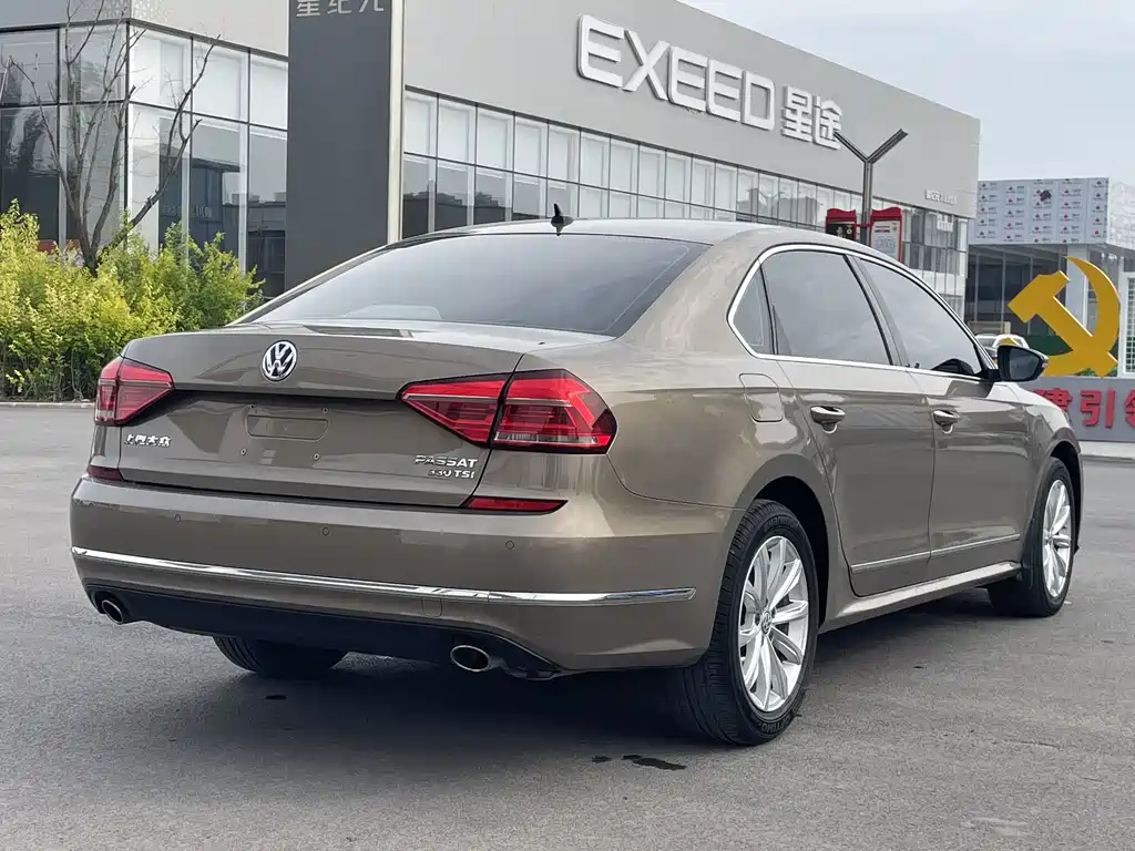 Volkswagen Passat — фото 7