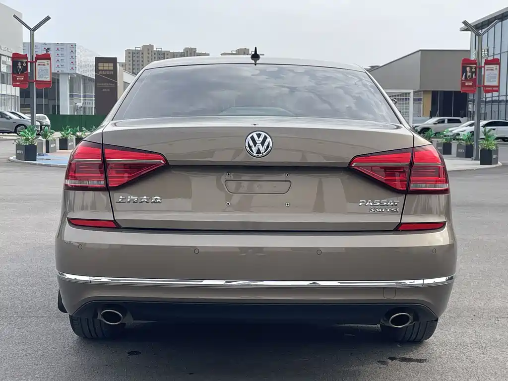 Volkswagen Passat — фото 8
