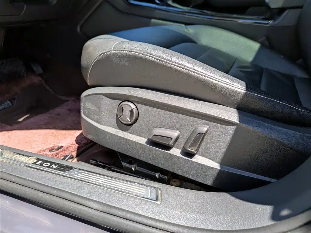 Volkswagen Phideon — фото 16