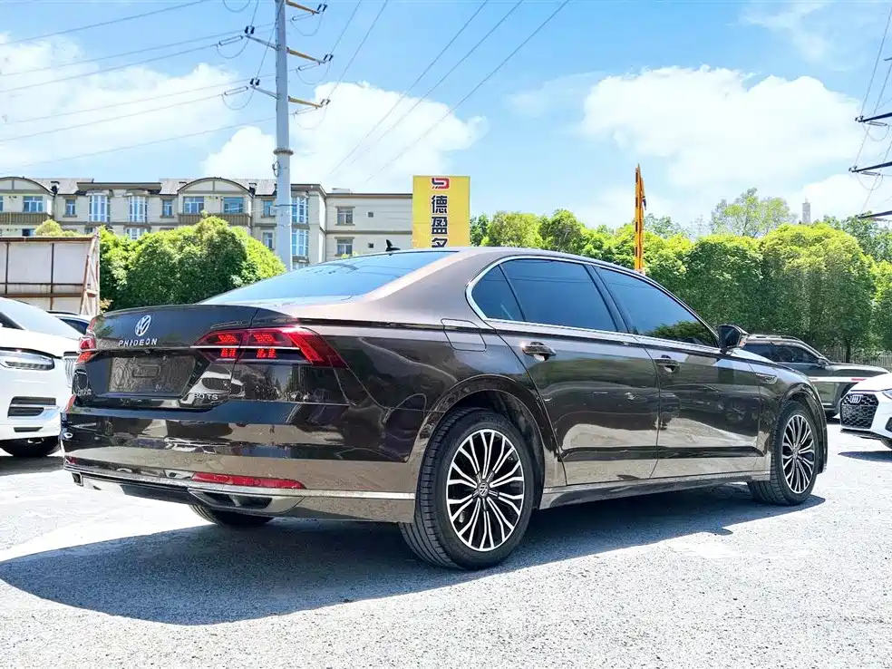 Volkswagen Phideon — фото 4