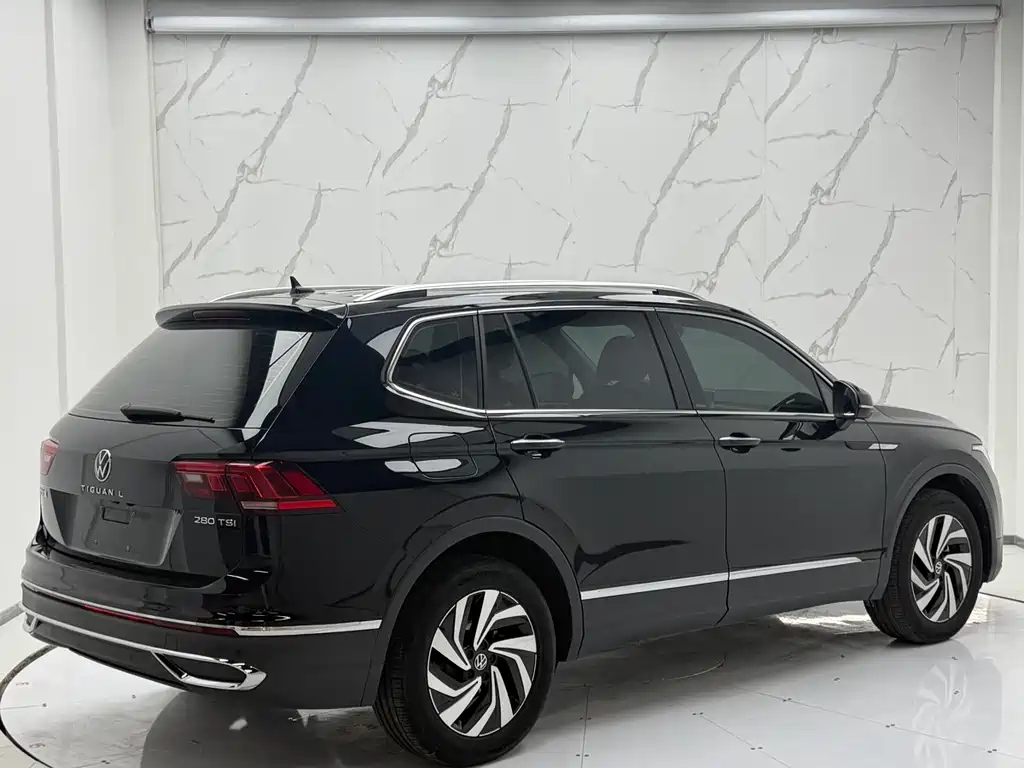 Volkswagen Tiguan L — фото 6