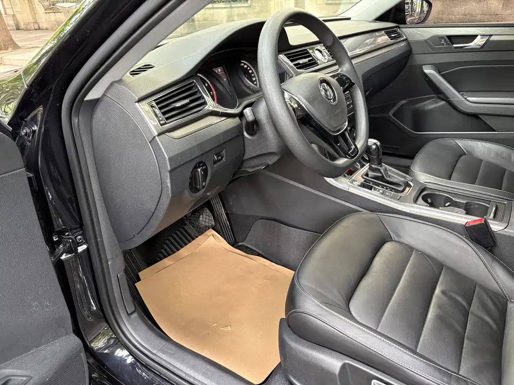 Volkswagen Passat — фото 5