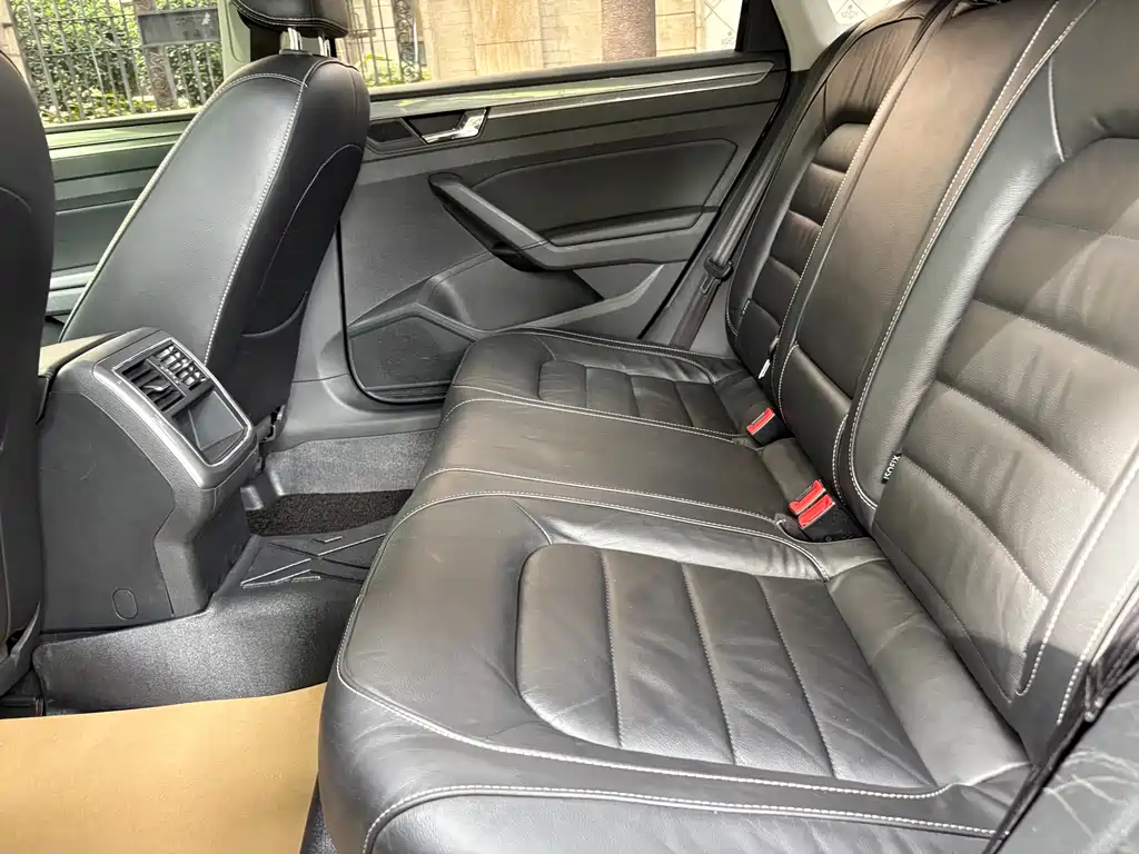 Volkswagen Passat — фото 6