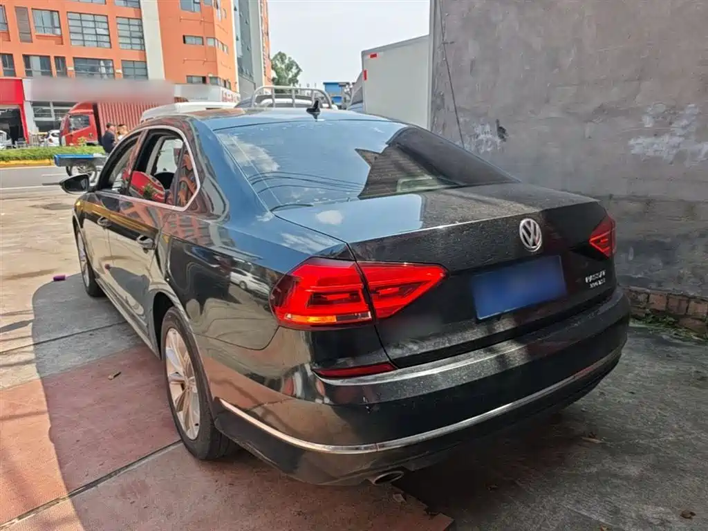 Volkswagen Passat — фото 5