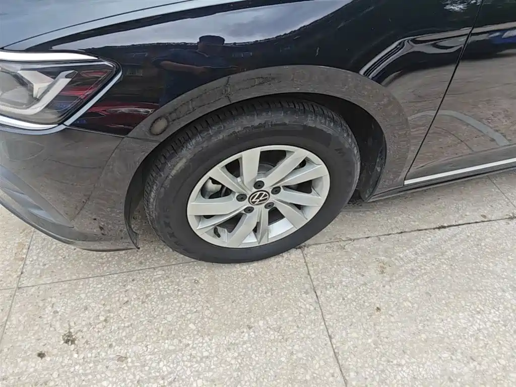 Volkswagen Passat — фото 23