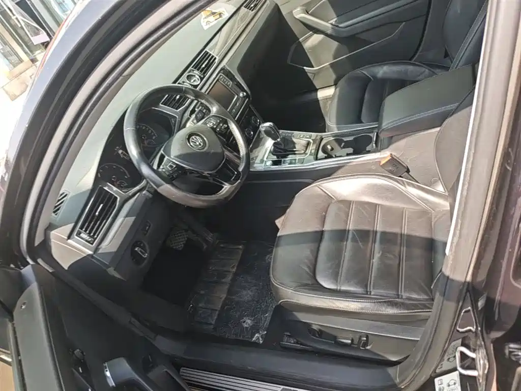 Volkswagen Passat — фото 15