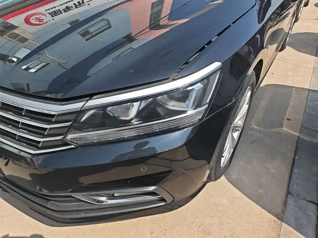 Volkswagen Passat — фото 24