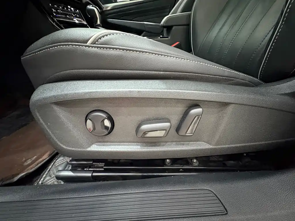 Volkswagen Passat — фото 8