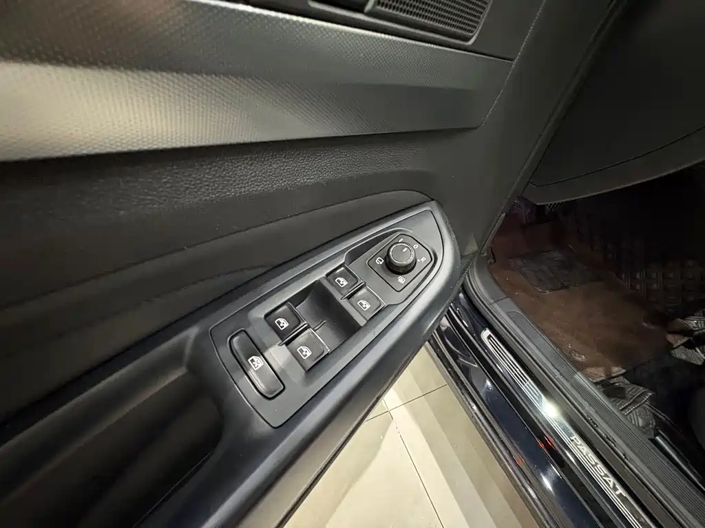 Volkswagen Passat — фото 9