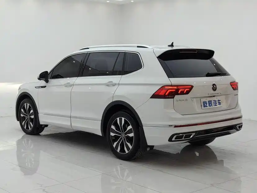 Volkswagen Tiguan L — фото 3
