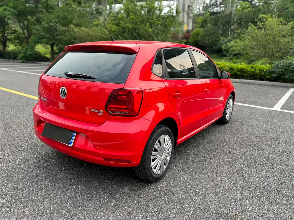 Volkswagen Polo — фото 5