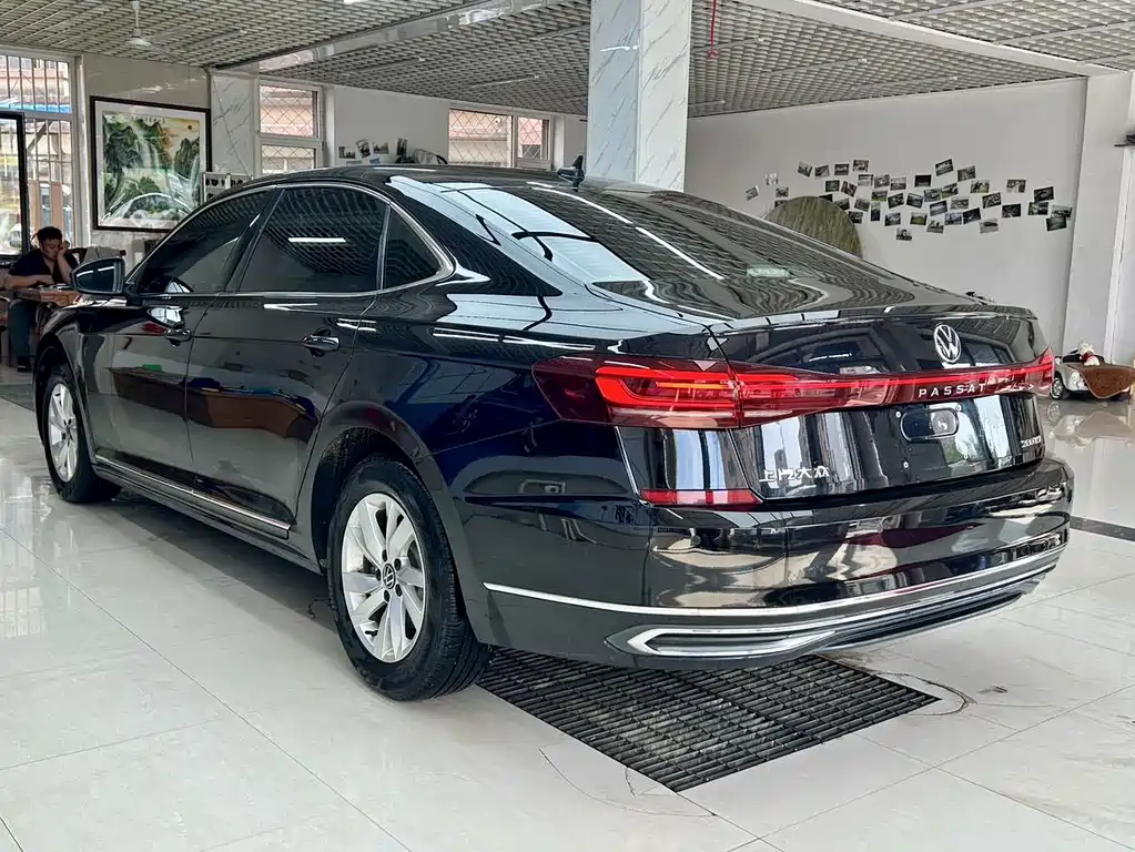 Volkswagen Passat — фото 6