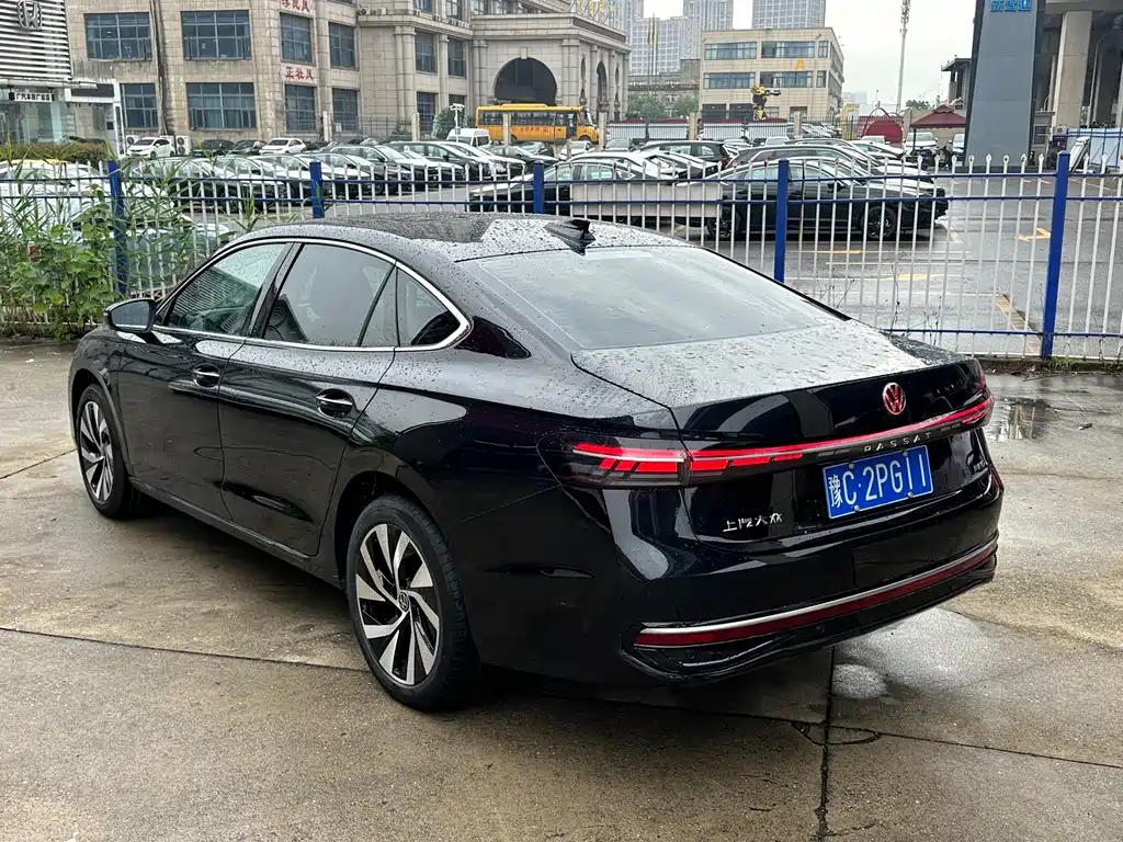 Volkswagen Passat — фото 8