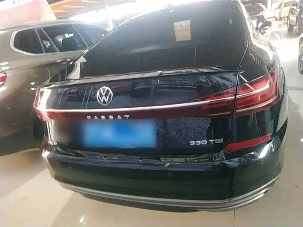 Volkswagen Passat — фото 6